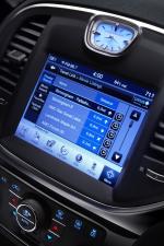Chrysler 300C 2011 года